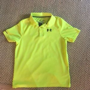 Boys performance UA shirt